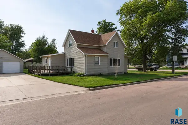 401 W Washington St, Howard, SD 57349