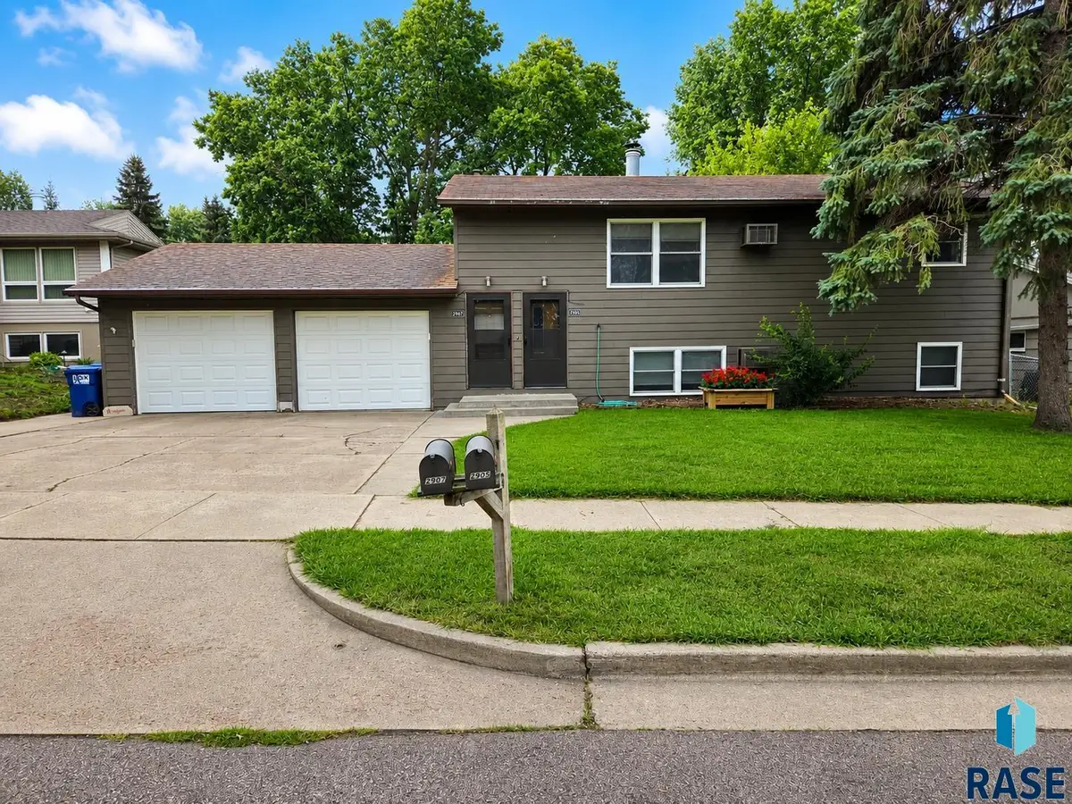 2905 E Klondike Trl, Sioux Falls, SD 57103 - #1