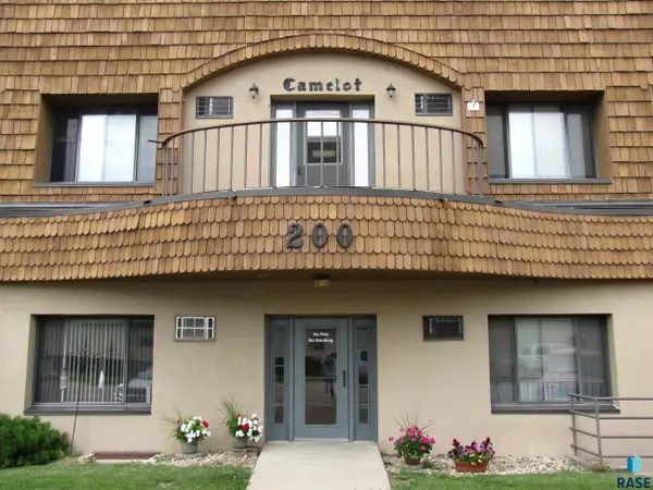 200 S Freeman Ave #206, Luverne, MN 56156