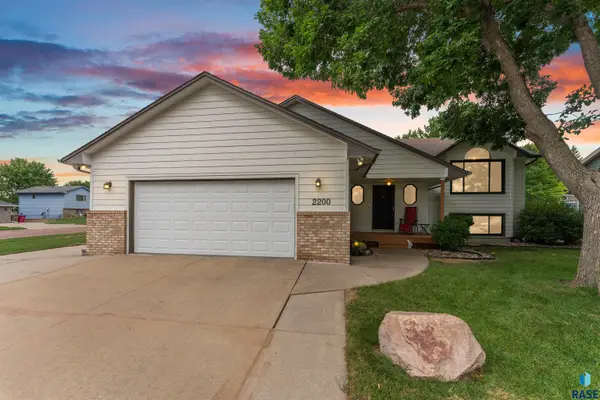 2200 S Roosevelt Ave, Sioux Falls, SD 57106