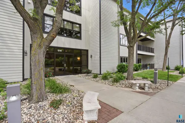 1210 W 57th St #305, Sioux Falls, SD 57108