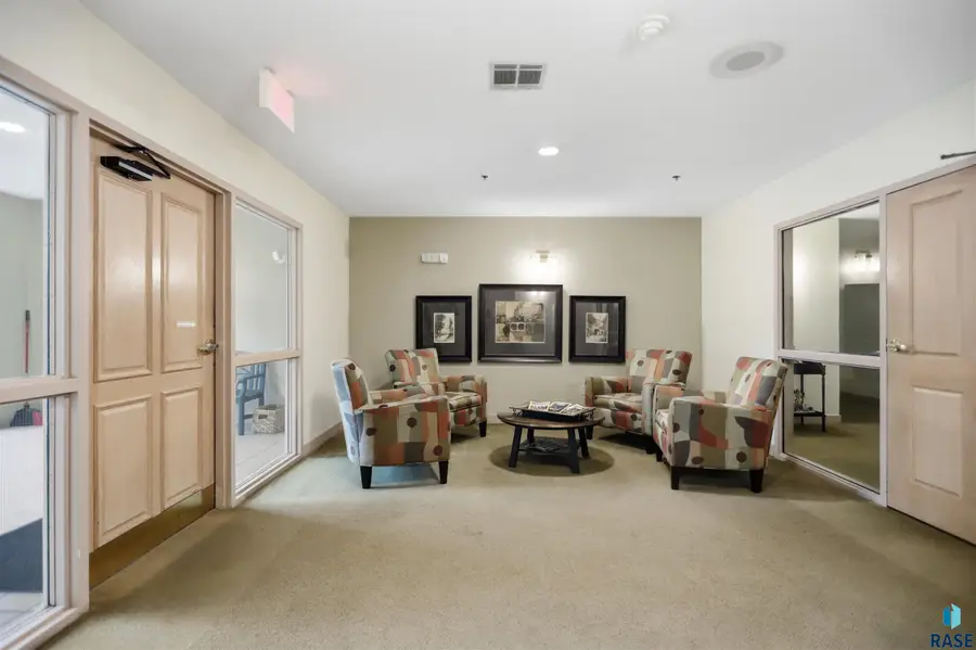 1210 W 57th St #305, Sioux Falls, SD 57108 - #2