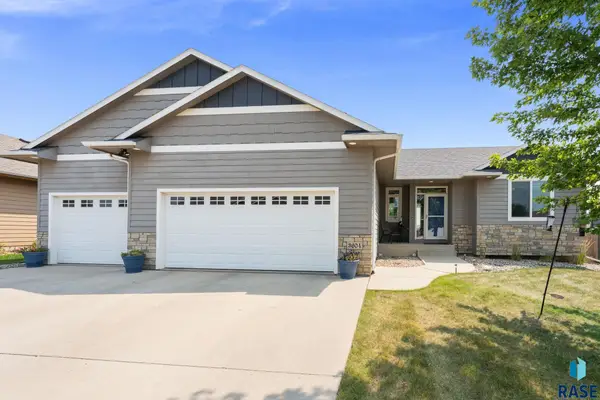 3604 S Home Plate Ave, Sioux Falls, SD 57110