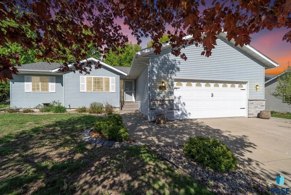 1001 Angel Ln, Canton, SD 57013 - #1