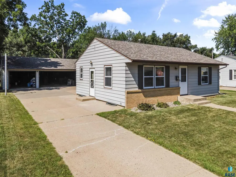 709 N Leadale Ave, Sioux Falls, SD 57103 - #3