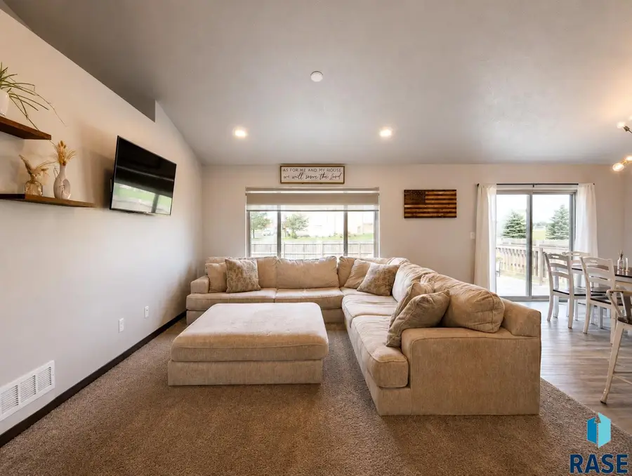 237 Plainside Ave, Harrisburg, SD 57032 - #3