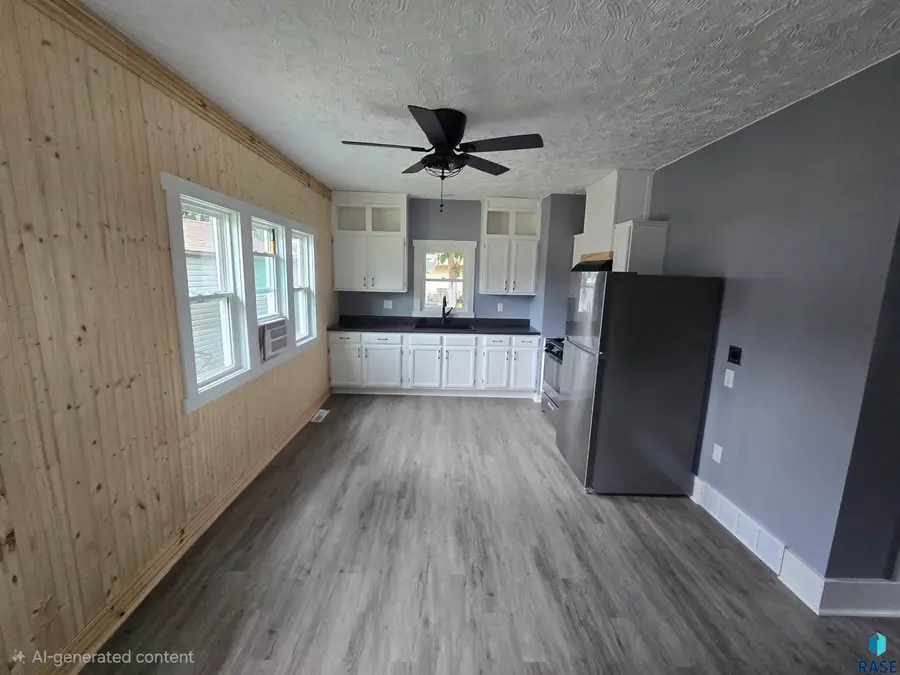 707 E 7th St, Sioux Falls, SD 57103 - #3