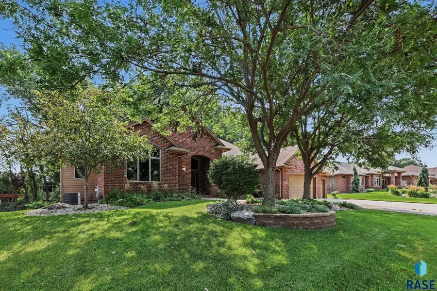 5800 S Deer Park Dr, Sioux Falls, SD 57108 - #3