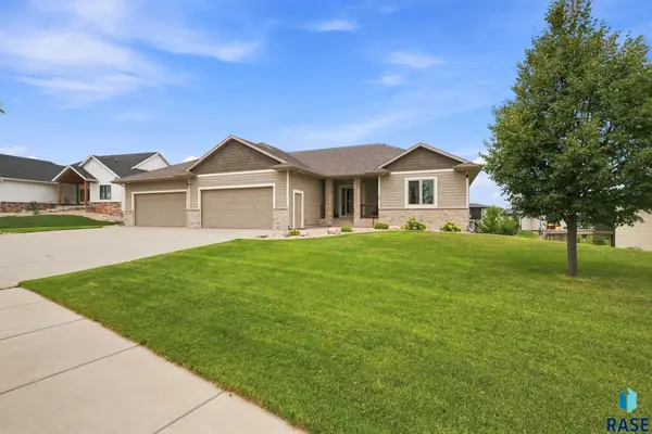 7304 E Donnelly Dr, Sioux Falls, SD 57110