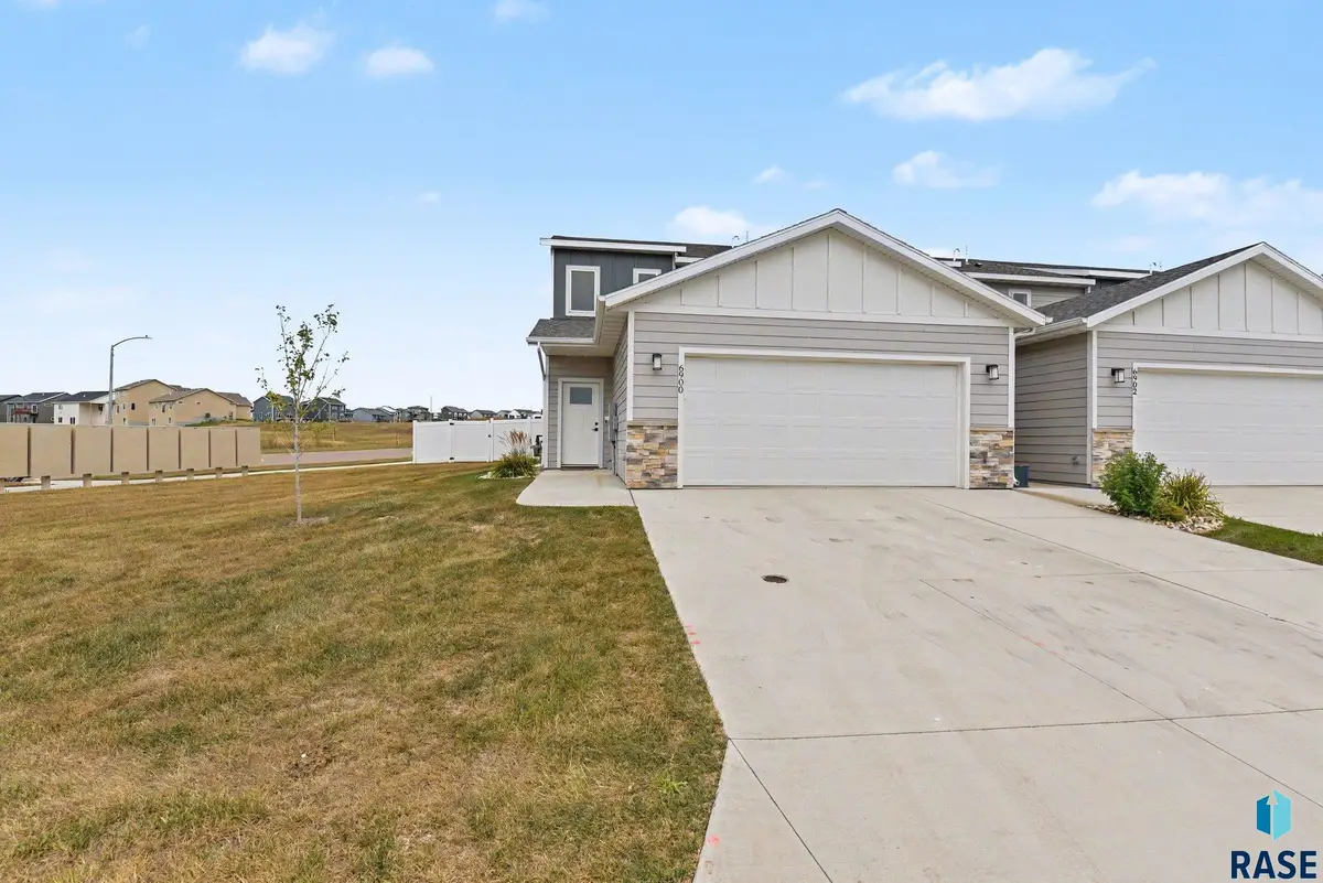 6900 E Brooks Edge Pl, Sioux Falls, SD 57110 - #1