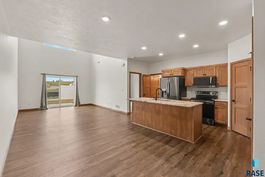 6900 E Brooks Edge Pl, Sioux Falls, SD 57110 - #2