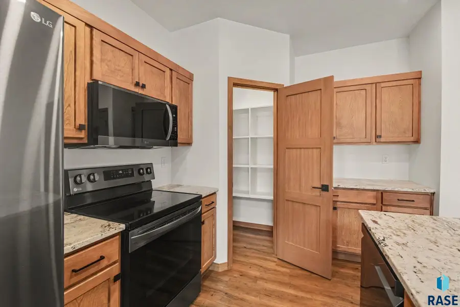 6900 E Brooks Edge Pl, Sioux Falls, SD 57110 - #3