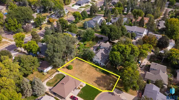 212 E 34th St, Sioux Falls, SD 57105