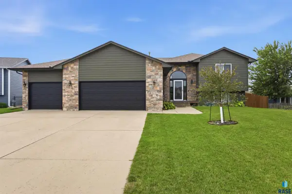 613 S Columbia St, Harrisburg, SD 57032