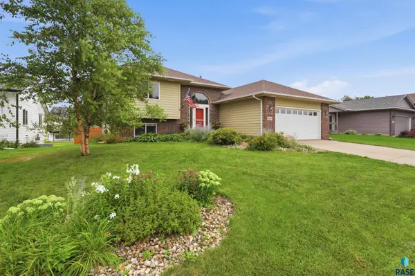 5509 W Rebecca St, Sioux Falls, SD 57106