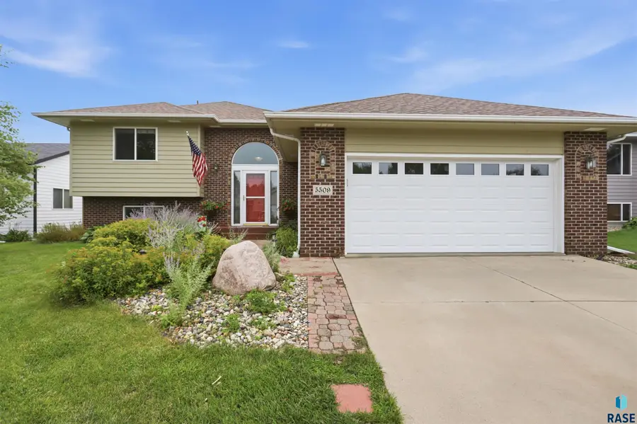 5509 W Rebecca St, Sioux Falls, SD 57106 - #2