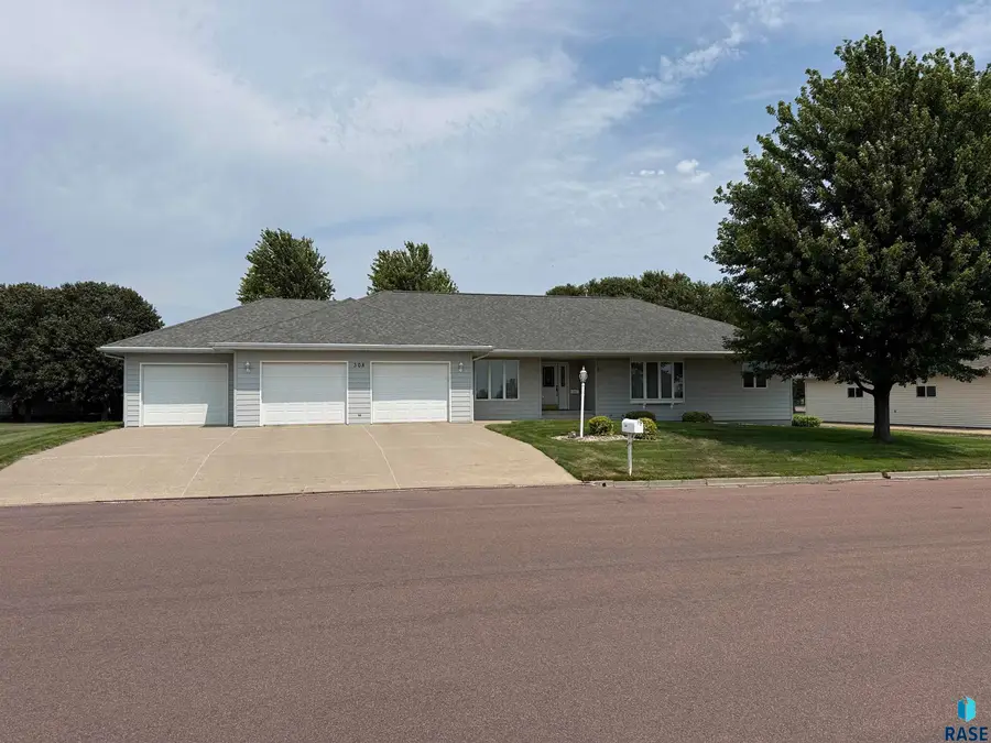 308 E Wagner St, Marion, SD 57043 - #2