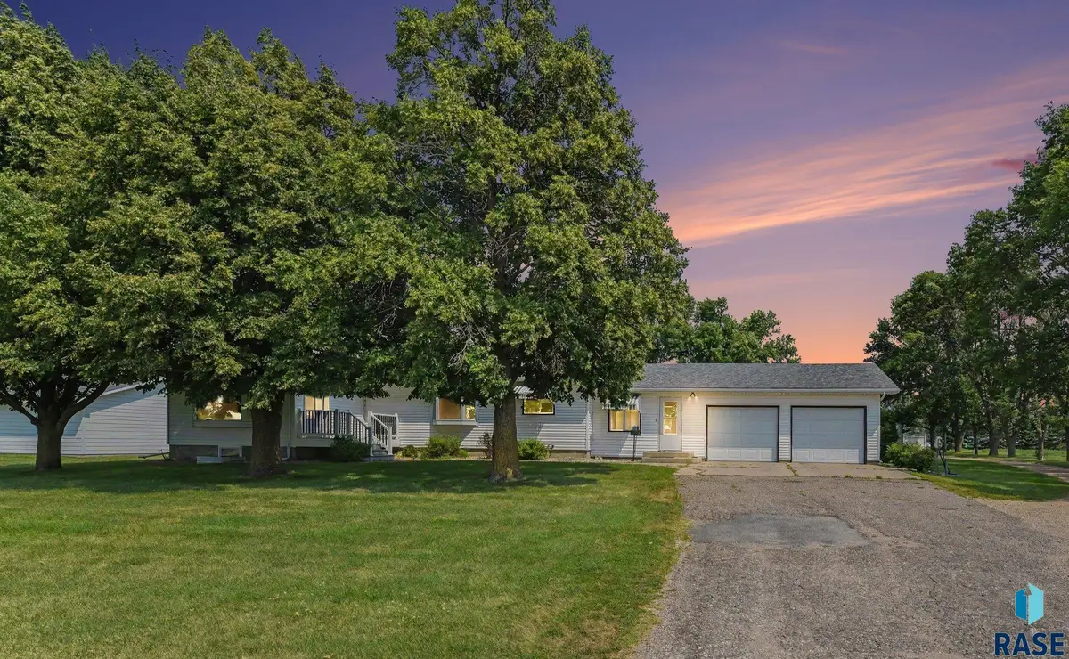 520 S Pleasant Ave, Ramona, SD 57054 - #1