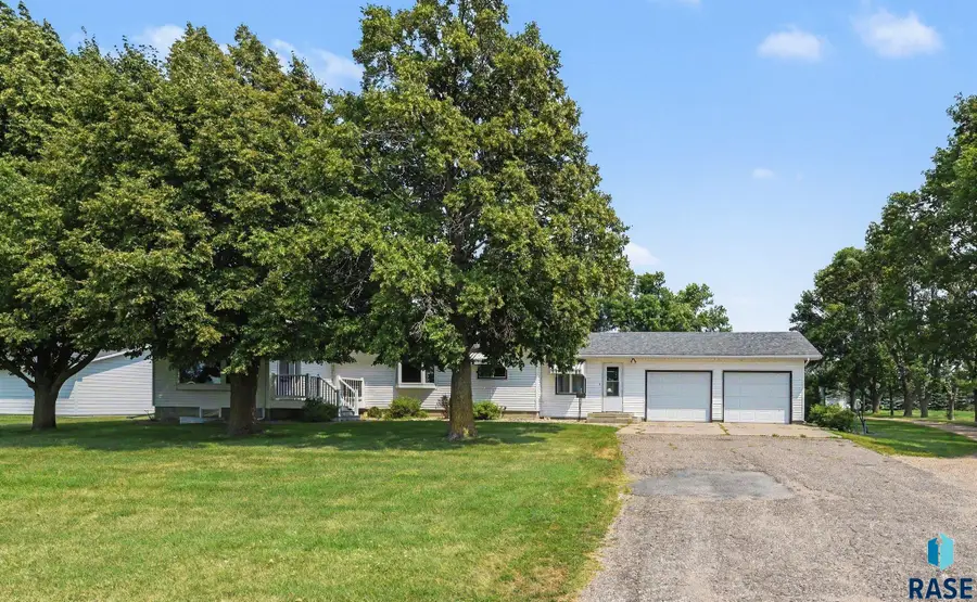 520 S Pleasant Ave, Ramona, SD 57054 - #2