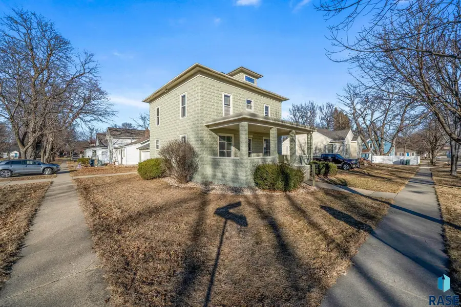201 E Adams Ave, Luverne, SD 56156 - #2