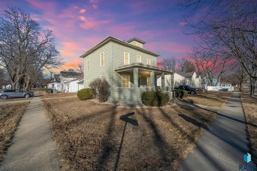 201 E Adams Ave, Luverne, SD 56156 - #3