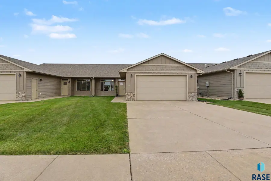 3513 E Bison Trl, Sioux Falls, SD 57108 - #2