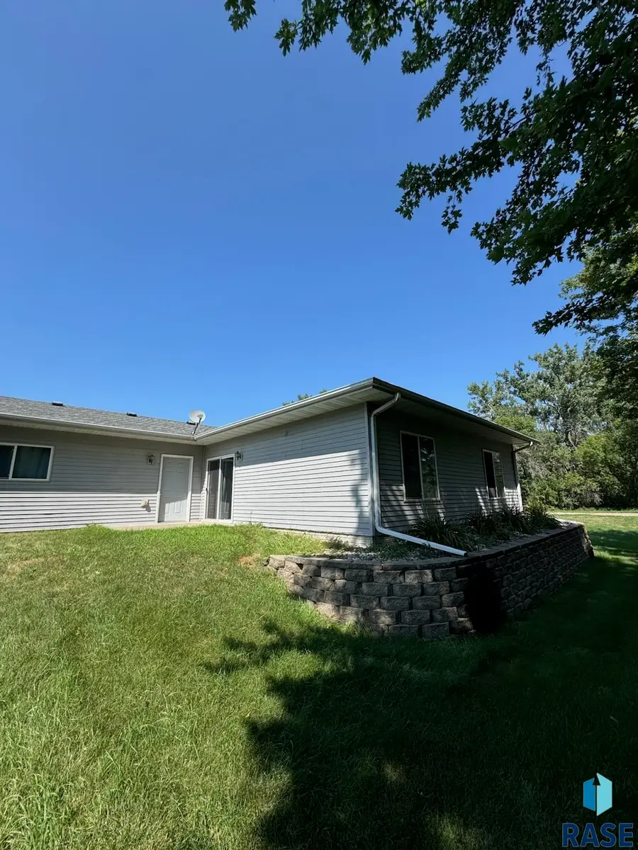 801 S 3rd St, Beresford, SD 57004 - #2
