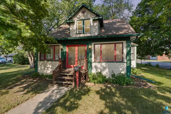 1120 S Duff St, Mitchell, SD 57301