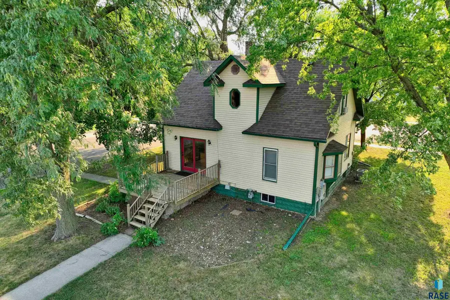 1120 S Duff St, Mitchell, SD 57301 - #3