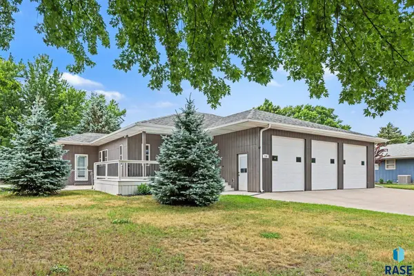 218 Douglas Blvd, Baltic, SD 57003