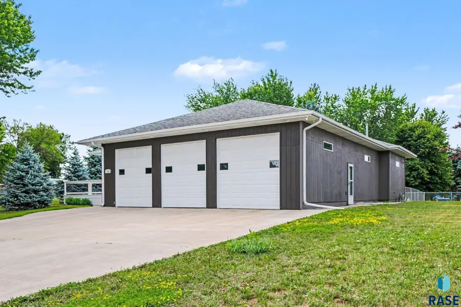 218 Douglas Blvd, Baltic, SD 57003 - #2
