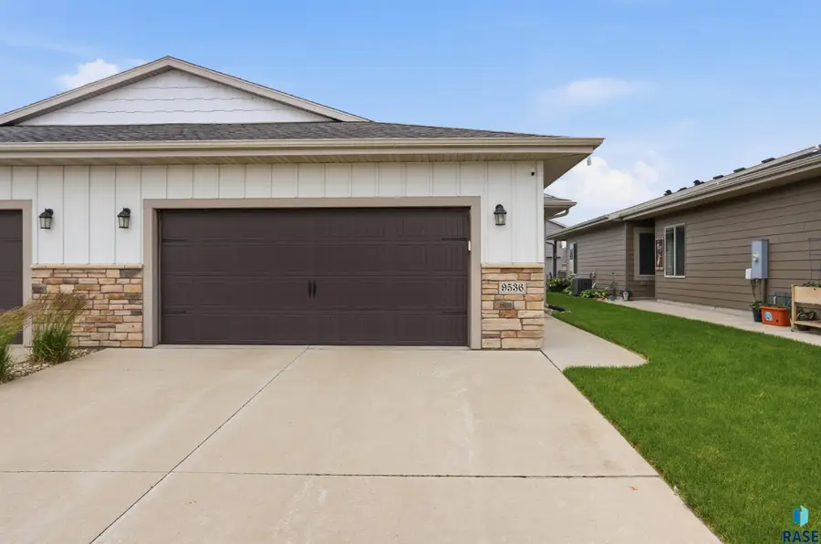 9536 W Broek Dr, Sioux Falls, SD 57106 - #2