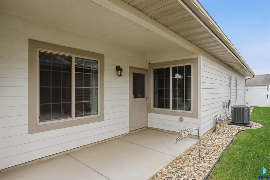 9536 W Broek Dr, Sioux Falls, SD 57106 - #3