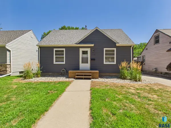 2404 S Hawthorne Ave, Sioux Falls, SD 57104