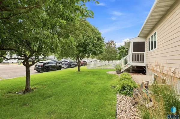 6708 S Bellwood Ave, Sioux Falls, SD 57108