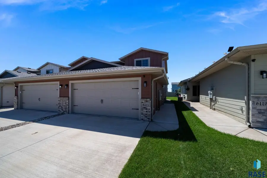 9421 W Dolores Dr, Sioux Falls, SD 57106 - #3