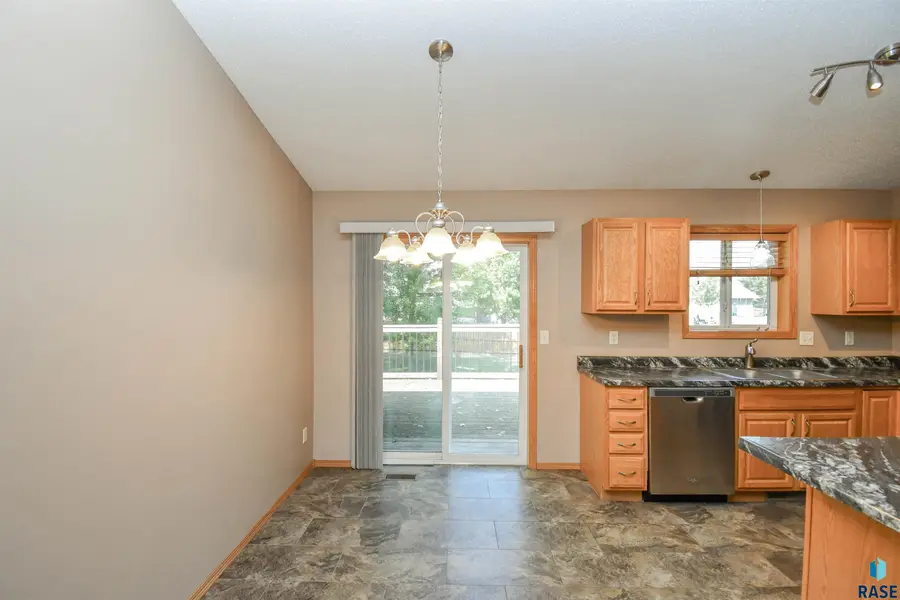 6115 S Aaron Ave, Sioux Falls, SD 57106 - #3