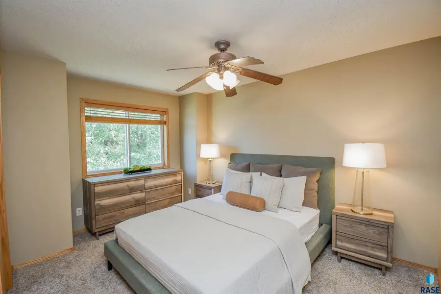 6115 S Aaron Ave, Sioux Falls, SD 57106 - #3