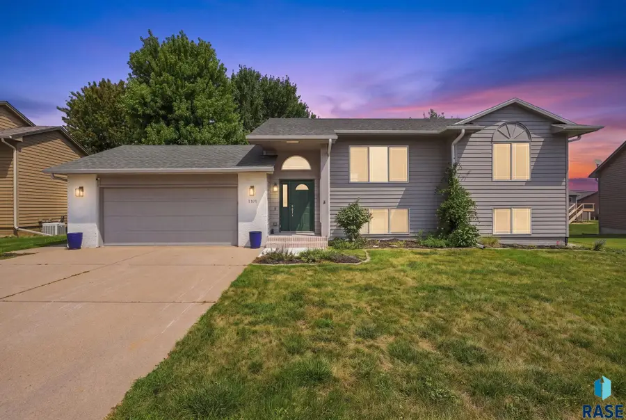 4404 E Steeple Cir, Sioux Falls, SD 57103 - #2