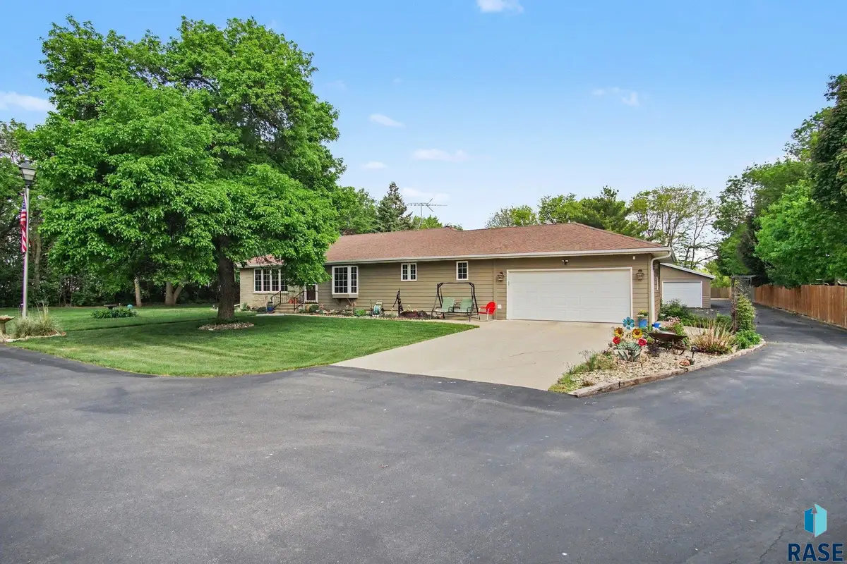 47852 273rd St, Harrisburg, SD 57032 - #1