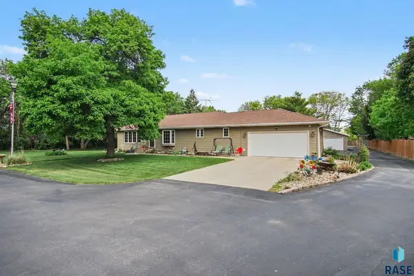 47852 273rd St, Harrisburg, SD 57032