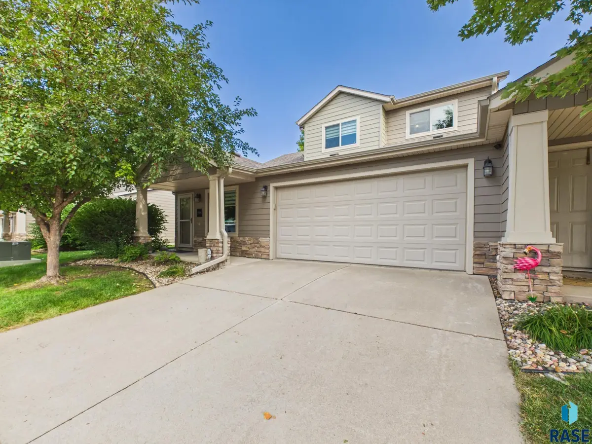 2900 E Indigo Pl, Sioux Falls, SD 57108 - #1