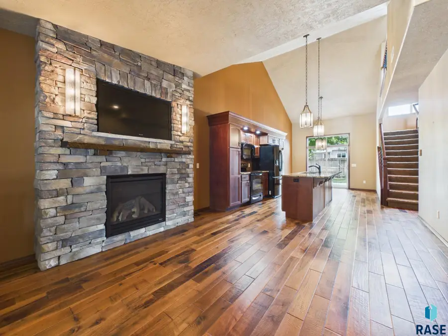 2900 E Indigo Pl, Sioux Falls, SD 57108 - #3