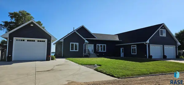70 Oakwood Shoreline Dr, Bruce, SD 57220