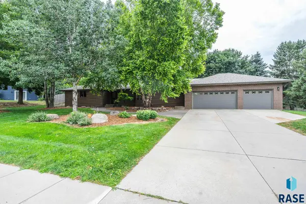 1008 W Batcheller Ln, Sioux Falls, SD 57105