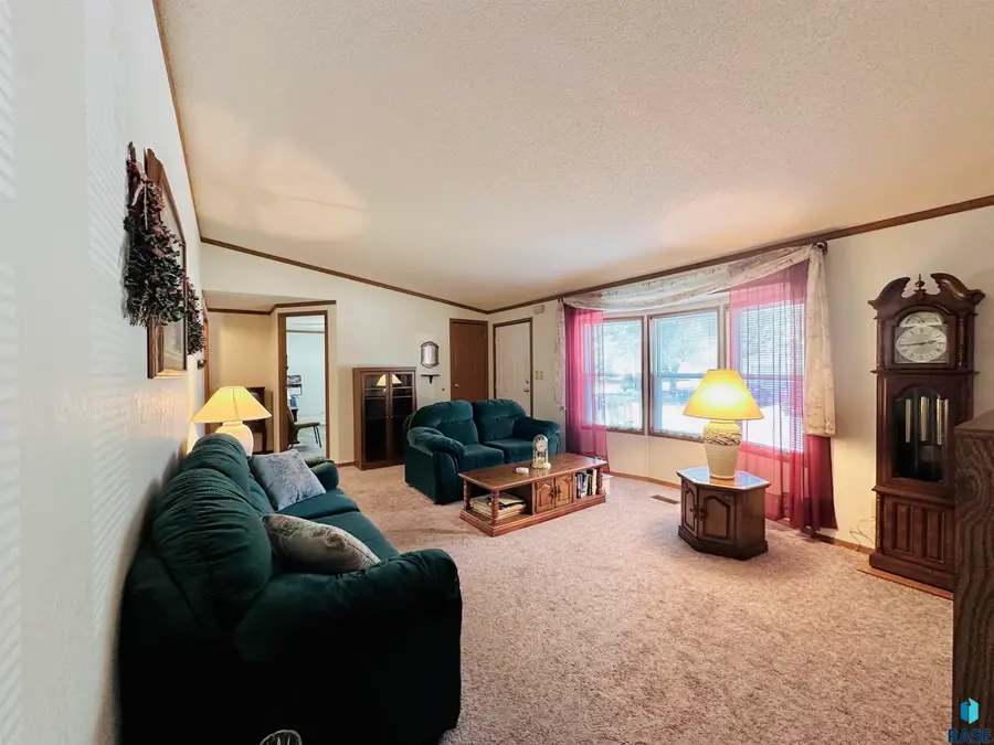 700 N Bobwhite Pl, Sioux Falls, SD 57107 - #3