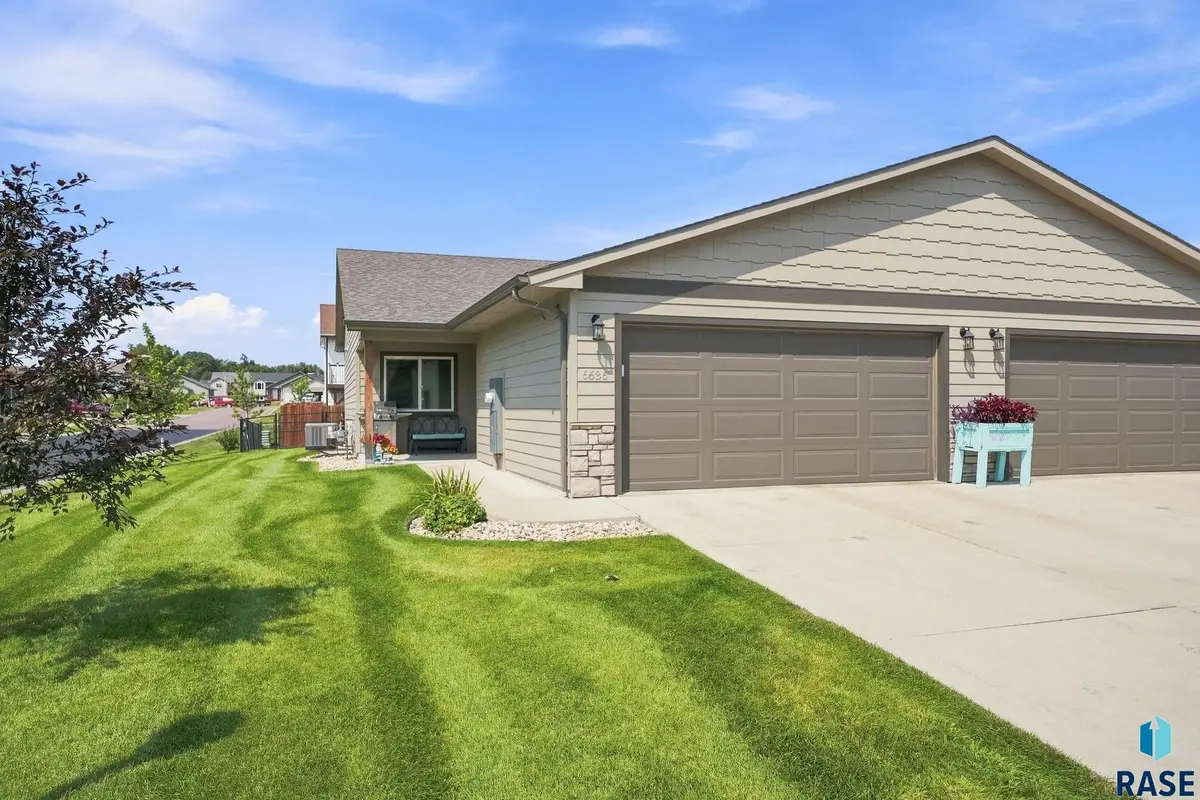 6636 W 6th Pl, Sioux Falls, SD 57107 - #1