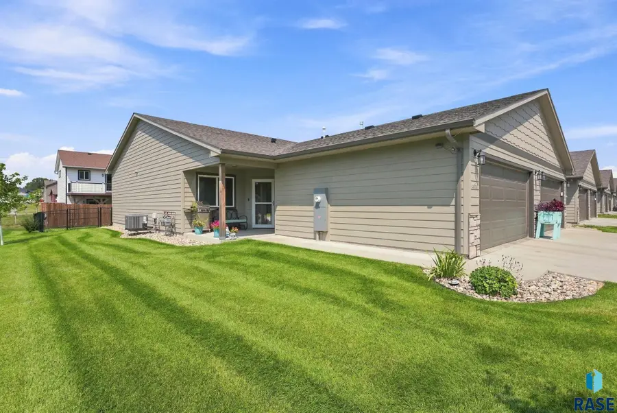 6636 W 6th Pl, Sioux Falls, SD 57107 - #2