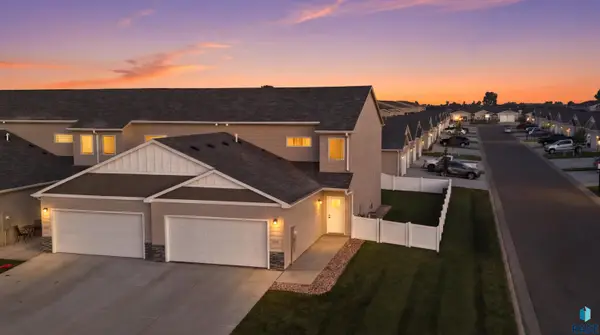 9017 W Jerald Pl, Sioux Falls, SD 57106