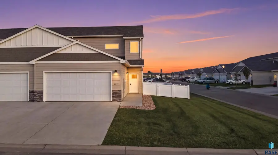 9017 W Jerald Pl, Sioux Falls, SD 57106 - #2